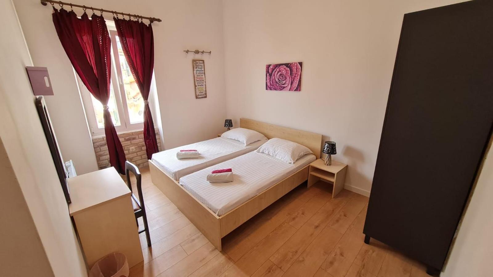 R&E Apartment Split Eksteriør bilde